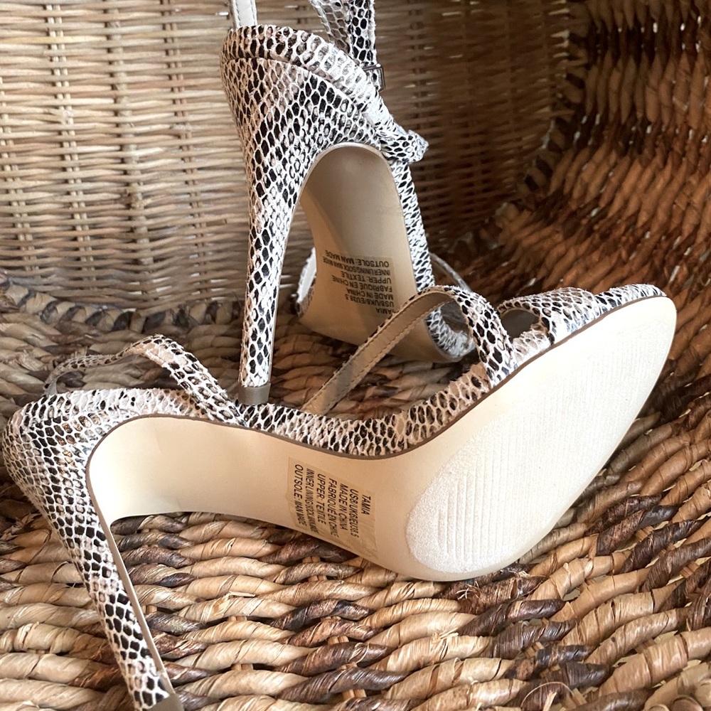 NWT JUSTFAB Tamia Dress Sandals Snake Print Sz 8 - Picture 2 of 8